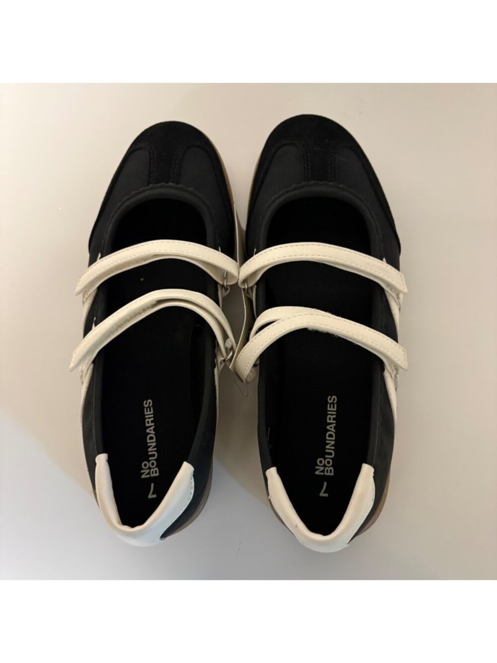 No Boundaries Black White Strappy Ballet Sneaker Womens Size 7 Memory Foam NEW